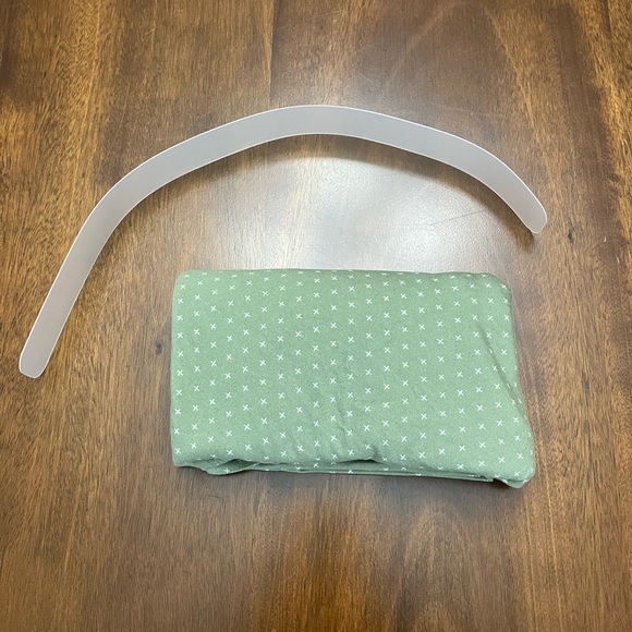 WeeSprout Nursing Cover - Picture 2 of 6